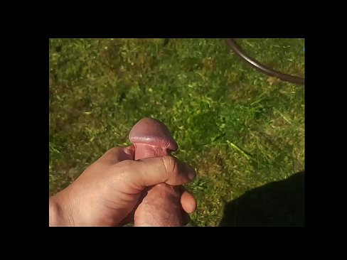 ❤️ Hottie si fa scopare a figa rosa è cums cun un squirt in un giardinu d'estate Porno anale à co.passionfeverspot.ru ️❤